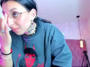 Chaturbate Live Sex Cam of iris_77