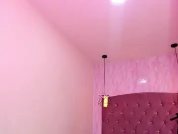 Chaturbate Live Sex Cam of iris_77