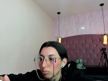 Chaturbate Best live sex cam show of iris_77