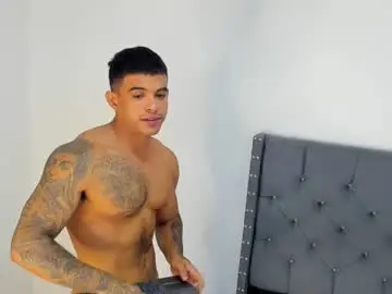 andrewadans02 from chaturbate