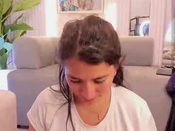 Chaturbate Free Live Porn of emelyross_