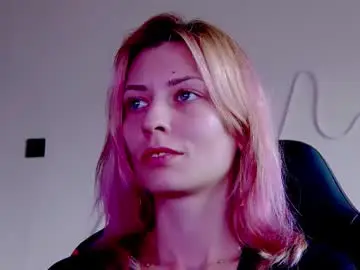 Chaturbate Adult Webcams of karoline121