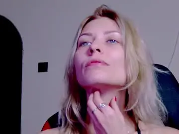 karoline121 from chaturbate