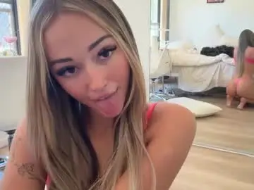 luvlivvyy from chaturbate