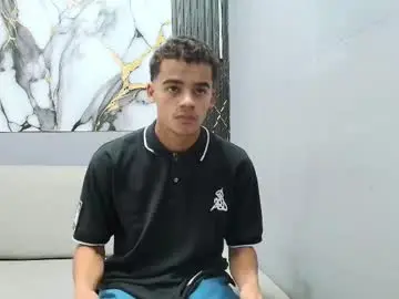 Chaturbate Live Porn of samuel_wyatt