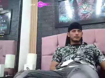 Chaturbate Live Sex Cam of chris_dick2