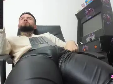 Chaturbate Live Sex Cam of master_steven_01