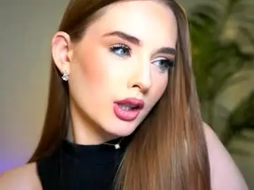 petitegonwiild from chaturbate