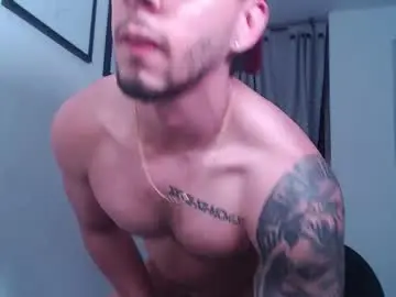 Chaturbate Live Porn of andrew_mathe