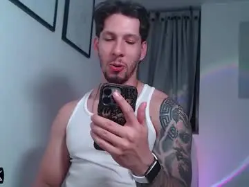 Chaturbate Live Sex Cam of andrew_mathe