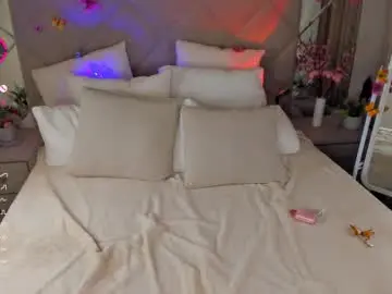 kellyy_bern from chaturbate