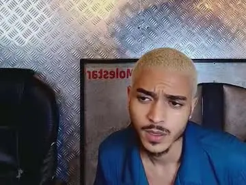 Chaturbate Live Sex Cam of marcusrain_