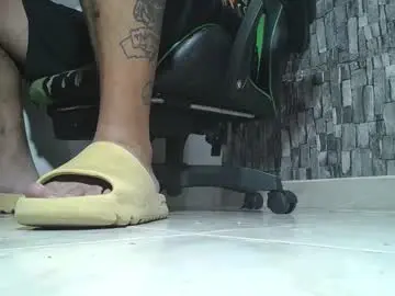 Chaturbate Live Porn of srfindomfeet_