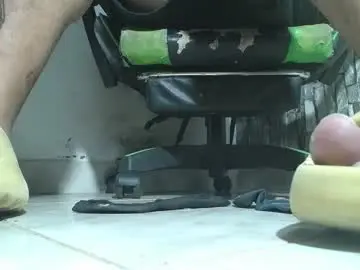 Chaturbate Best live sex cam show of srfindomfeet_