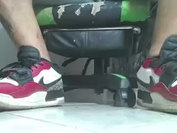 Chaturbate Best live sex cam show of srfindomfeet_