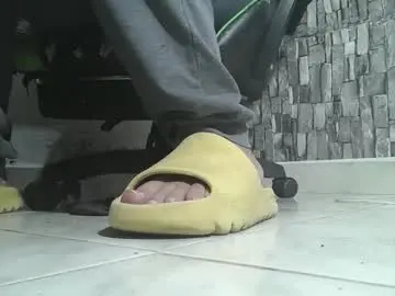 Chaturbate Watch Live Sex Cams of srfindomfeet_