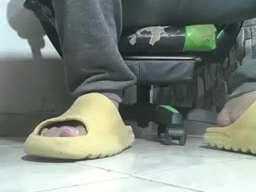 Chaturbate Best live sex cam show of srfindomfeet_