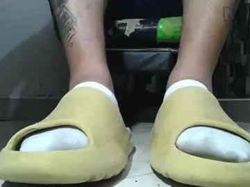 Chaturbate Best live sex cam show of srfindomfeet_