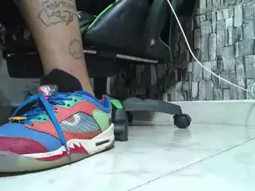 Chaturbate Free Live Porn of srfindomfeet_