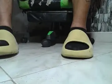 Chaturbate Nude Webcam of srfindomfeet_