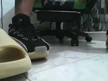 Chaturbate Sex Cam of srfindomfeet_
