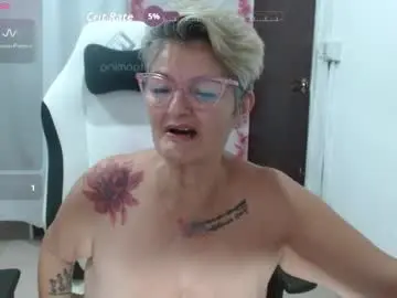 Chaturbate Best live sex cam show of bety_cum3