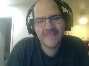 Chaturbate Live Sex Cam of geekgamer41