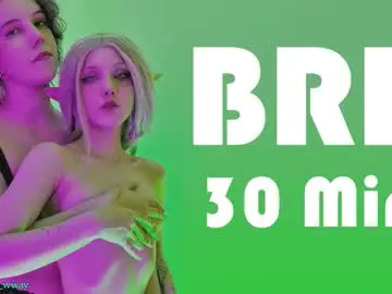 Chaturbate Live Sex Cam of moonwaywithmemes