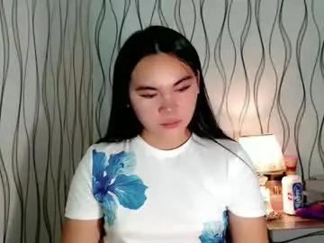 ur_innocent_girlx from chaturbate