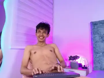 Chaturbate Adult Webcams of maxfrost_1