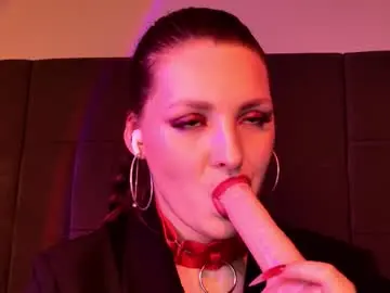 Chaturbate Live Sex Cam of vikki__cute