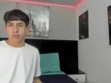 Chaturbate Live Sex Cam of aaron_spencer13