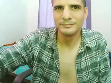 Chaturbate Live Sex Cam of braulio_master