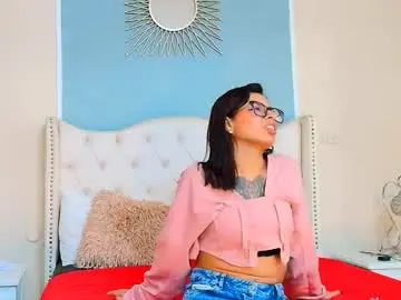 emily_loperaa from chaturbate