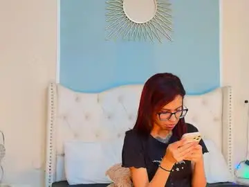 emily_loperaa from chaturbate