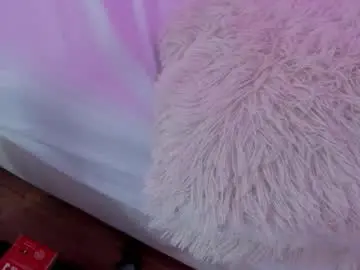 Chaturbate Live Sex Cam of miah_scarlet