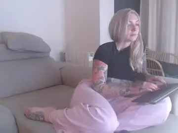 Chaturbate Free Live Porn of tattoobbgirl