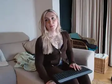 Chaturbate Live Porn of tattoobbgirl