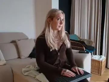 Chaturbate Free Porn Cam of tattoobbgirl