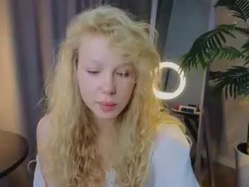 Chaturbate Live Sex Cam of emily_shepard