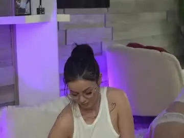 Chaturbate Sex Cam of glamourousmom