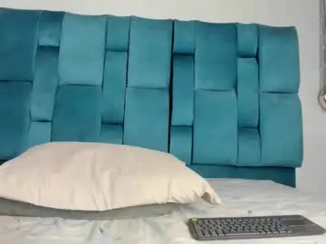 Chaturbate Live Sex Cam of venezolana_caro