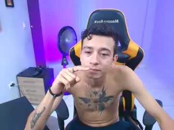 Chaturbate Live Sex Cam of saenz_davis