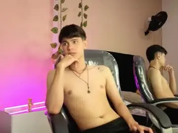 derek_sinn from chaturbate