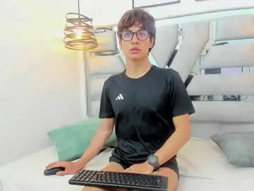 Chaturbate Nude Webcam of julian_steward