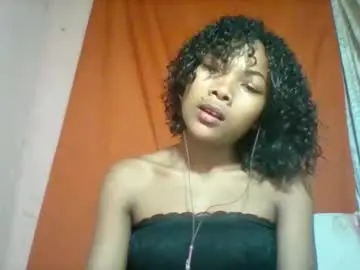 Chaturbate Adult Webcams of lyndah19