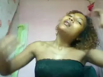 Chaturbate Free Live Porn of lyndah19