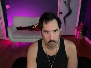 Chaturbate Sex Cam of mistermikey24