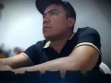 jhonatan_morales from chaturbate