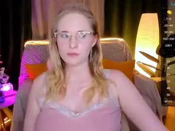 Chaturbate Adult Video Chat of sheslinki